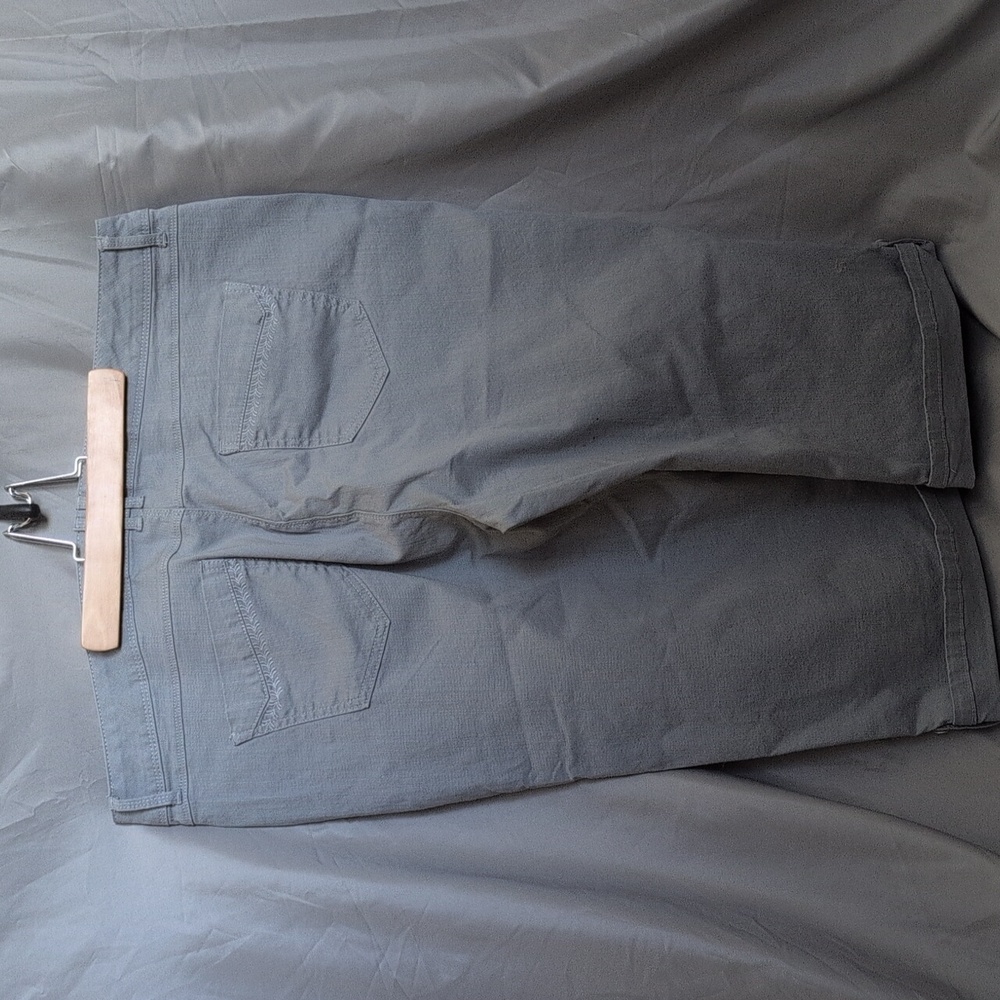 Women's crop pants